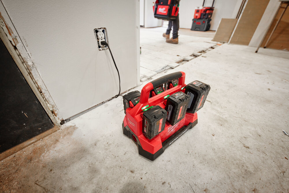 MILWAUKEE M18 PC6 EU PACKOUT compatibele lader voor 6 accu's