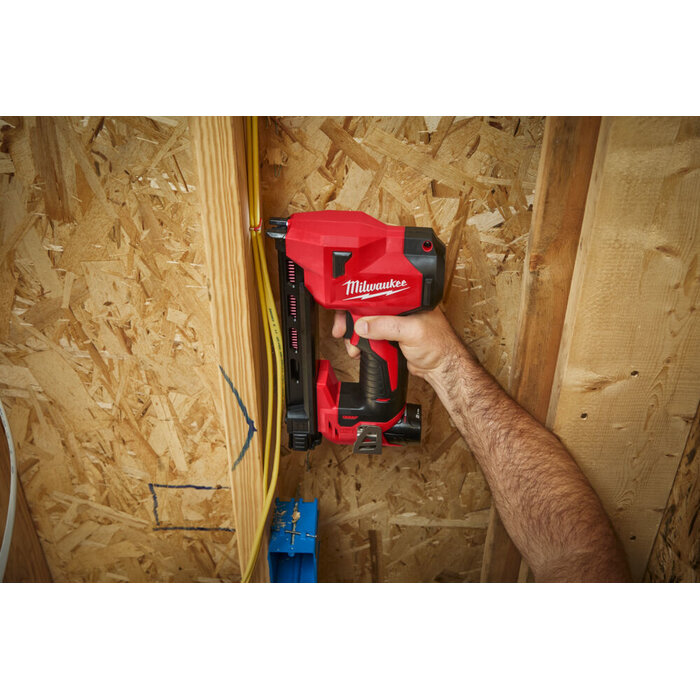 MILWAUKEE M12 BCST Subcompacte kabelnietmachine