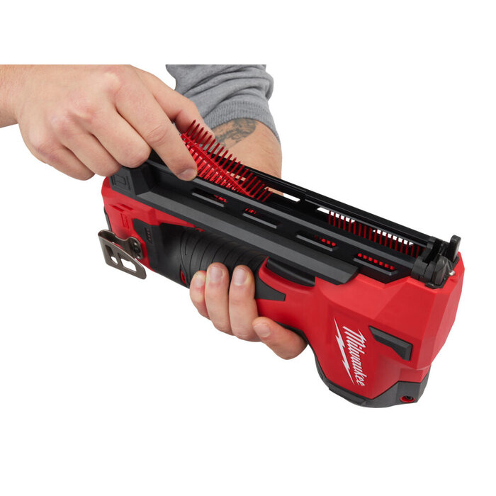 MILWAUKEE M12 BCST KABELNIETMACHINE