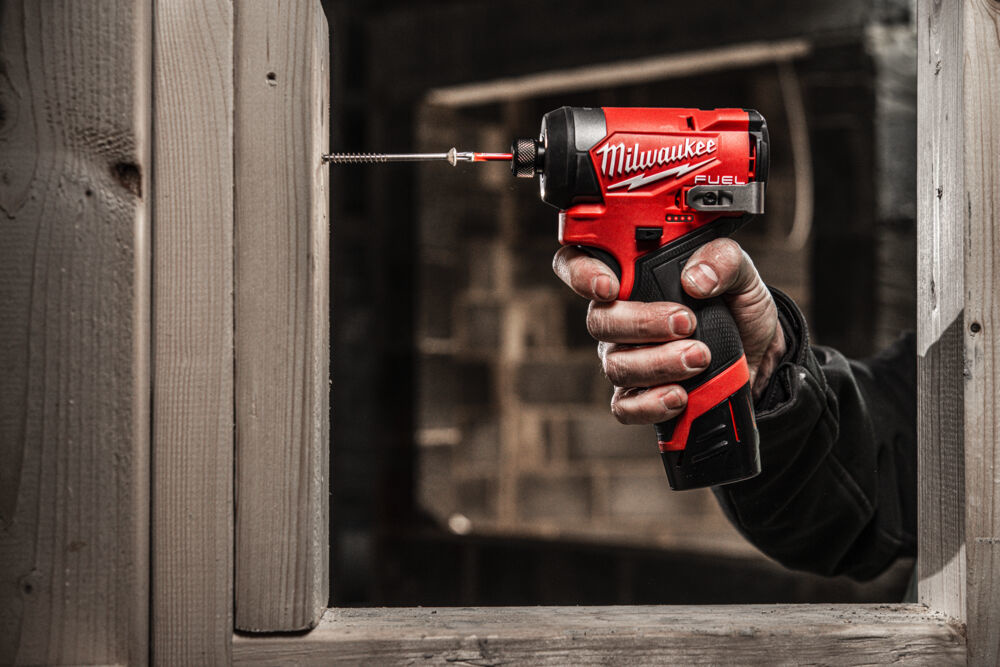 MILWAUKEE M12 FID2 FUEL ¼″ compacte hex slagschroevendraaier