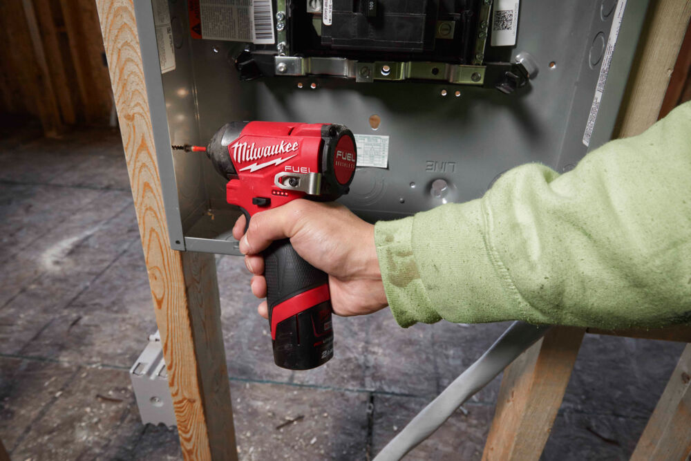 MILWAUKEE M12 FID2 FUEL ¼″ compacte hex slagschroevendraaier