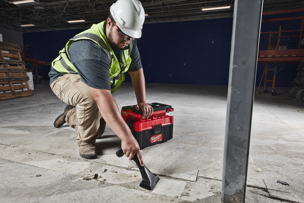 MILWAUKEE M18 FPOVCL FUEL PACKOUT nat/droogzuiger