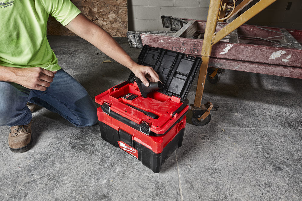 MILWAUKEE M18 FPOVCL FUEL PACKOUT nat/droogzuiger