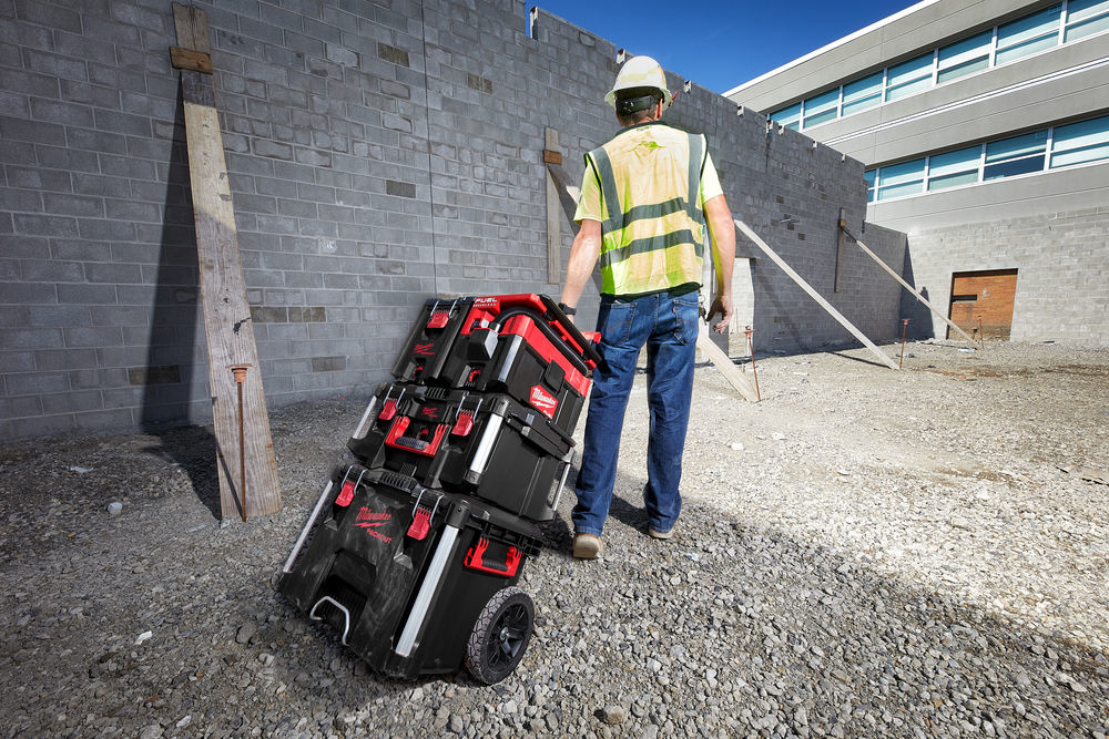 MILWAUKEE M18 FPOVCL FUEL PACKOUT nat/droogzuiger