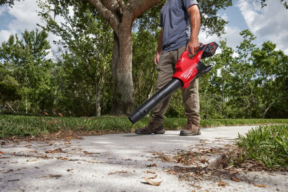 MILWAUKEE M18 F2BL FUEL Dual Battery Bladblazer