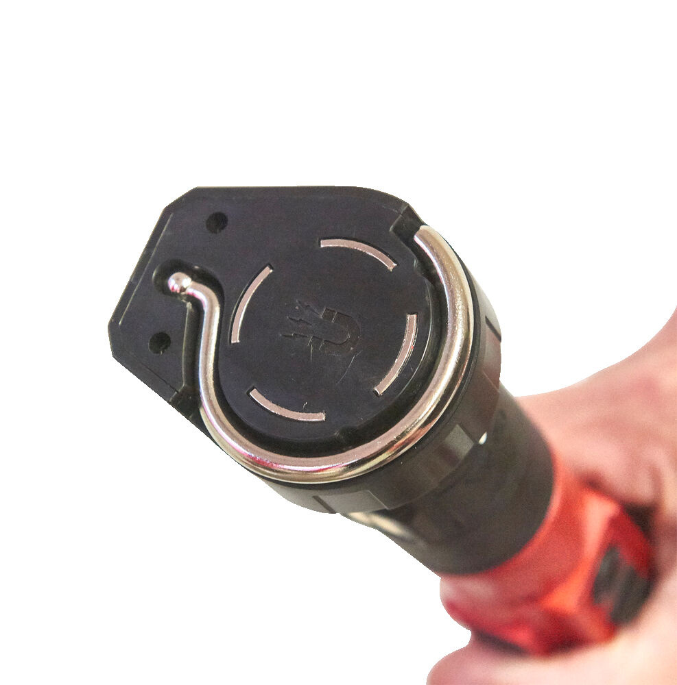 MILWAUKEE L4 SL550 USB Oplaadbare staaflamp 550 lm