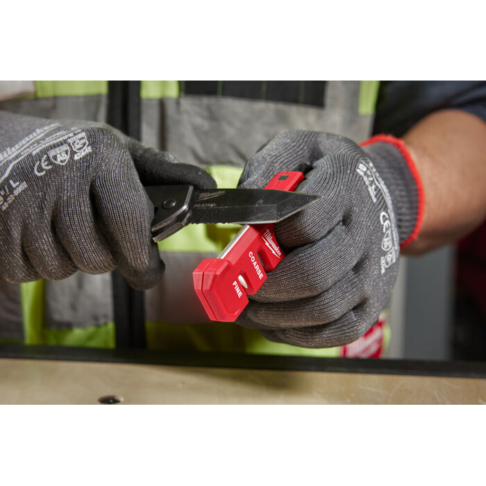 MILWAUKEE Compacte messenslijper