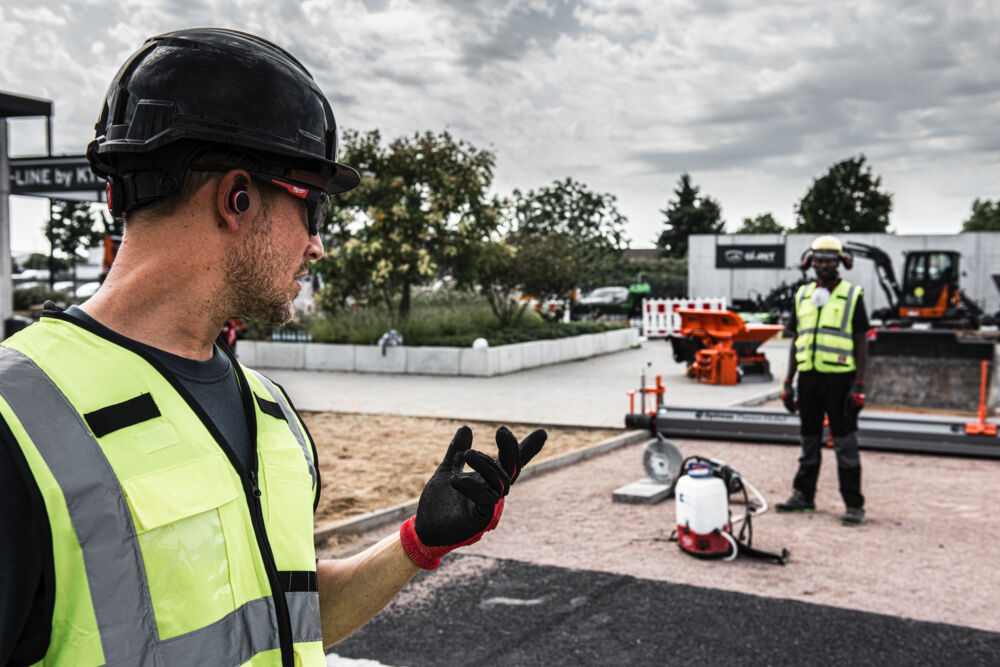 MILWAUKEE L4 RLEPB Actieve Bluetooth gehoorbescherming