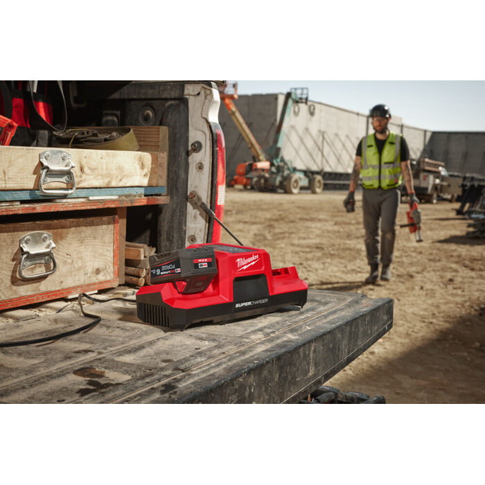 MILWAUKEE M18 DBSC Dual Bay Superlader