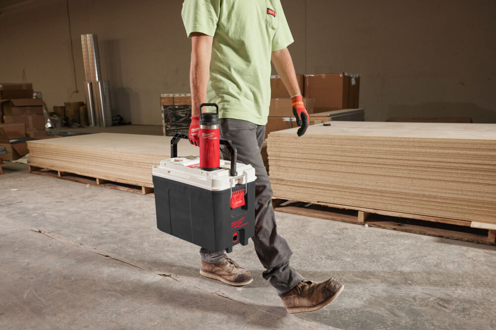 MILWAUKEE PACKOUT 710 ml fles met deksel rood