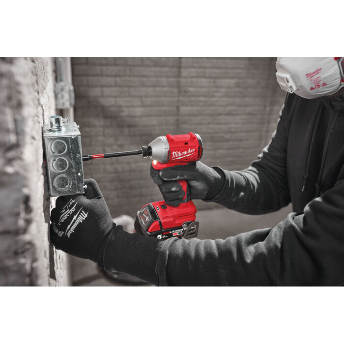 MILWAUKEE M18 BLIDR KOOLBORSTELLOZE 1/4˝ HEX SLAGSCHROEVENDRAAIER