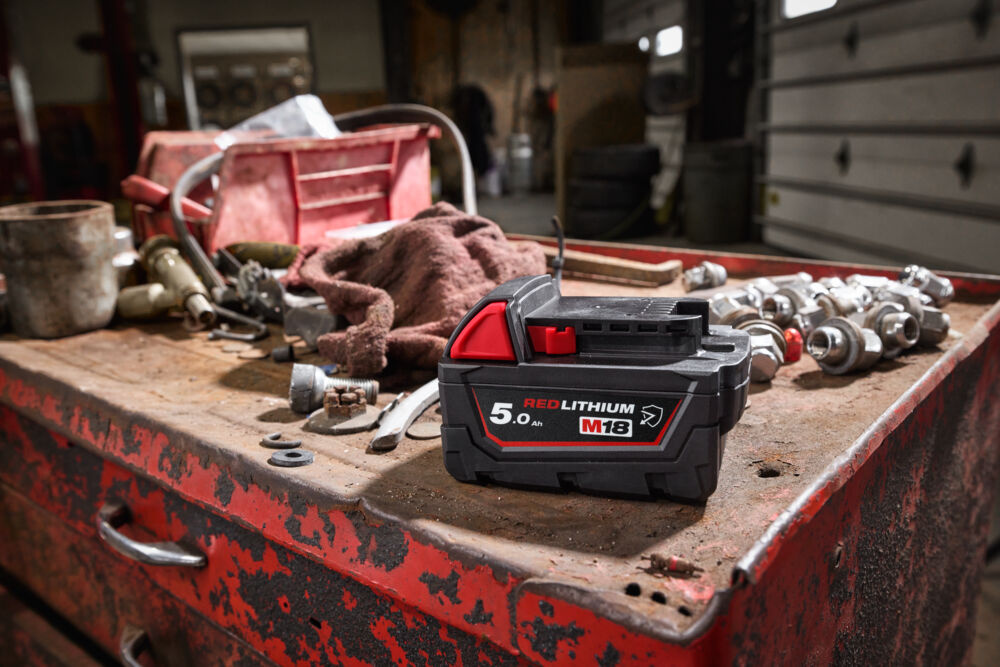 MILWAUKEE M18 B5-CR Chemisch Bestendig Accu 5,0 Ah