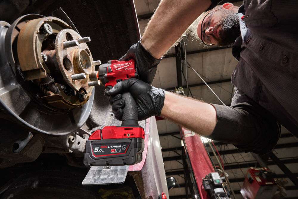 MILWAUKEE M18 B5-CR Chemisch Bestendig Accu 5,0 Ah
