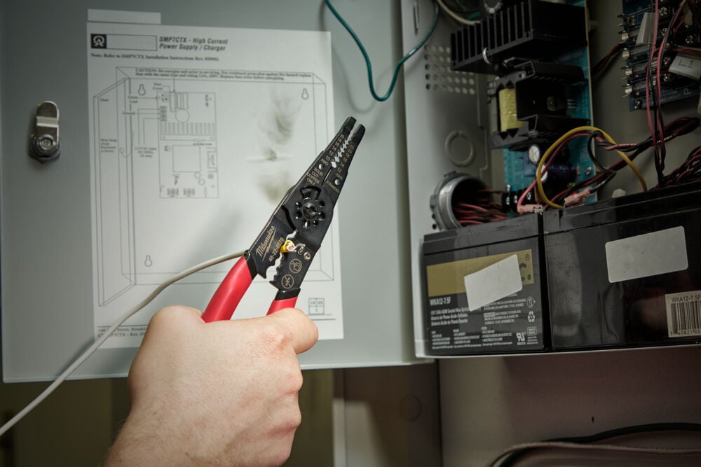MILWAUKEE Multifunctionele draadstripper met krimper