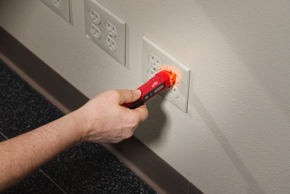 MILWAUKEE 2225-20 Non-Contact Voltagedetector met Laser Thermometer