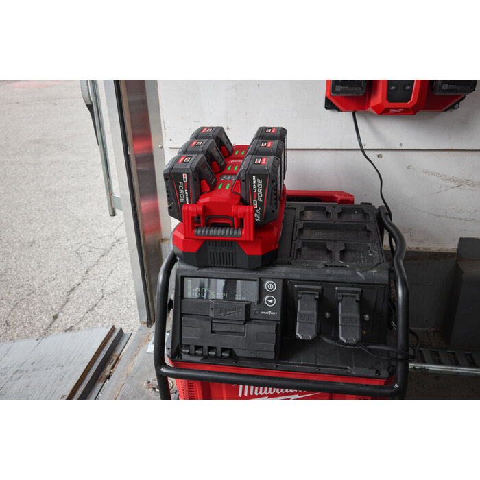 MILWAUKEE M18 MPC6 Mobiele Packout 6 Bay Snel Lader
