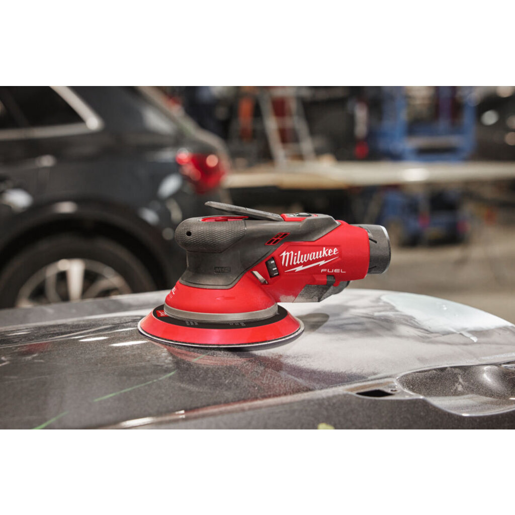 MILWAUKEE M12 FROS2.5 150mm Random Orbital Sander met 2,5mm rotatie