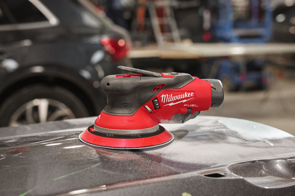 MILWAUKEE M12 FROS2.5 FUEL 150mm Roterende schuurmachine met 2,5mm rotatie