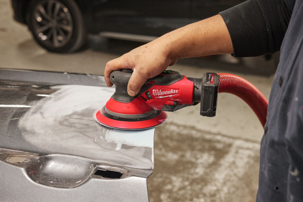 MILWAUKEE M12 FROS2.5 FUEL 150mm Roterende schuurmachine met 2,5mm rotatie