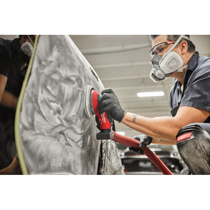 MILWAUKEE M12 FROS5 FUEL™ 150 mm excentrische schuurmachine met 5 mm rotatie