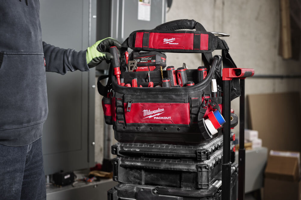 MILWAUKEE PACKOUT™ 38 cm Pro gereedschapstas open