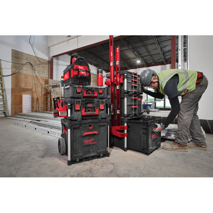 MILWAUKEE PACKOUT™ Rollende trolley koffer met lade