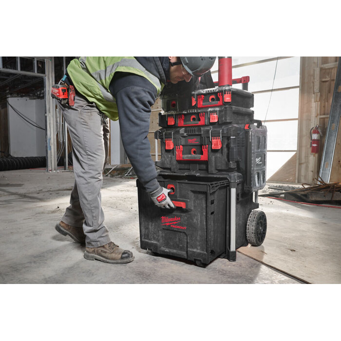 MILWAUKEE PACKOUT™ Rollende trolley koffer met lade