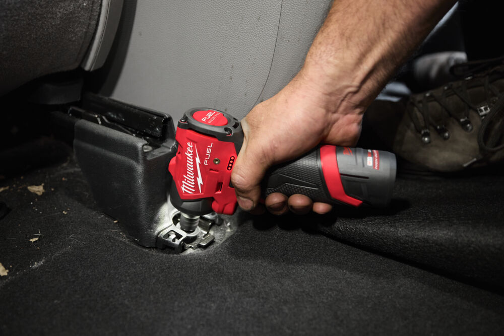 MILWAUKEE M12 FSCIWF14 FUEL Sub-Compact ¼'' Impact Wrench met frictiering