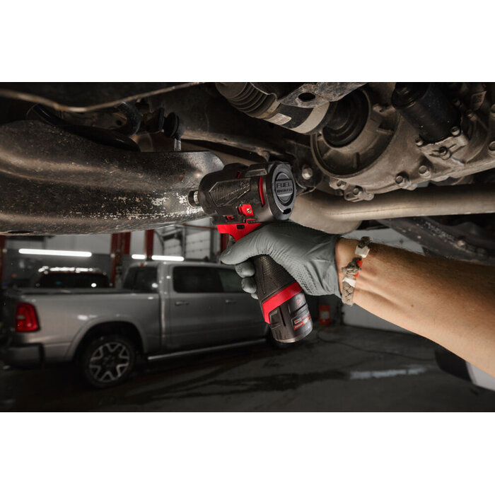 MILWAUKEE M12 FSCIWF38 FUEL Sub-Compacte ⅜'' Impact Wrench met frictiering