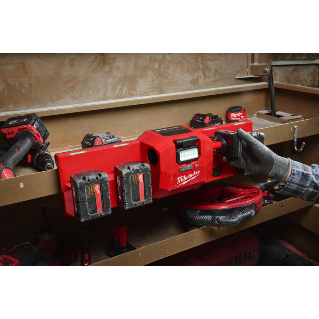 MILWAUKEE M12-18 GBC4 Gangbox lader