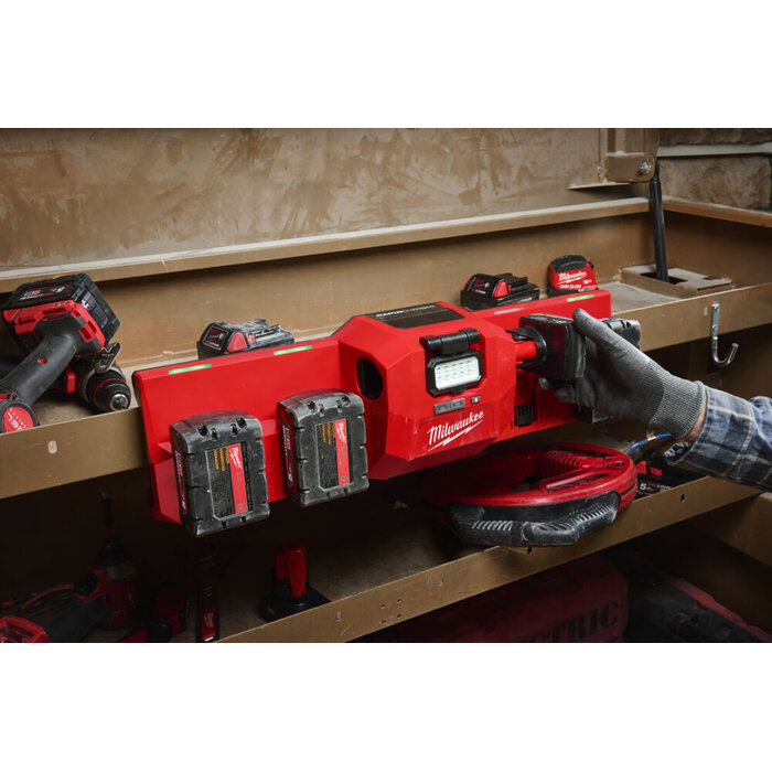MILWAUKEE M12-18 GBC4 Gangbox lader