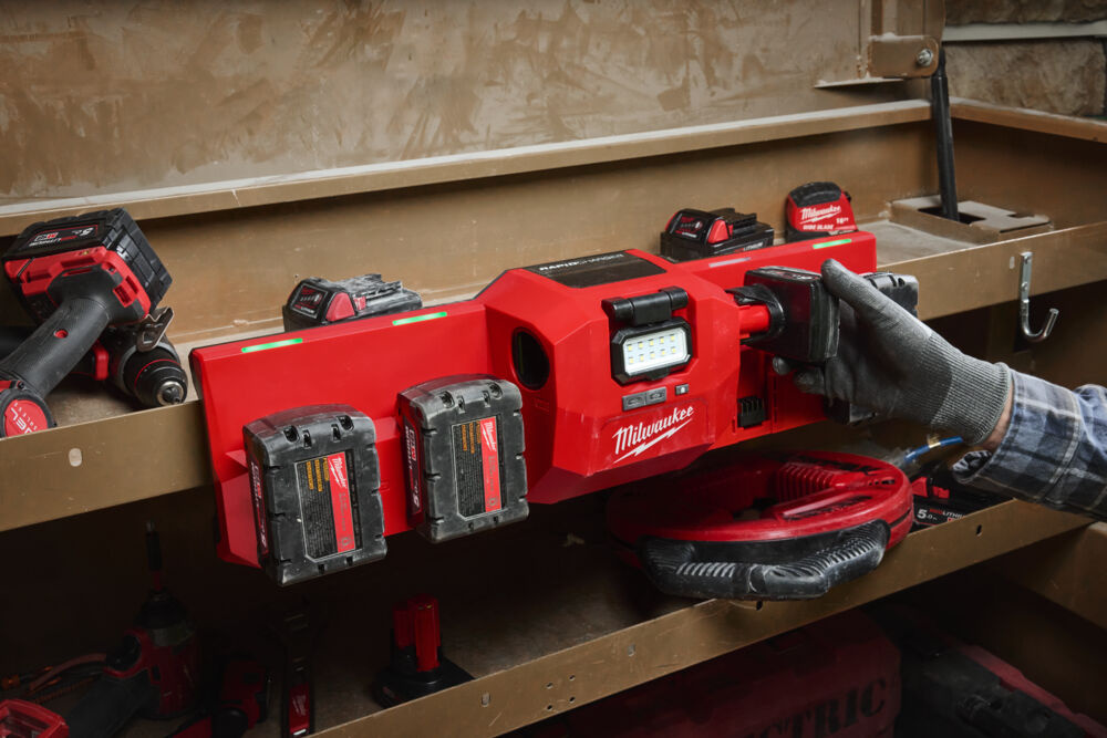 MILWAUKEE M12-18 GBC4 Gangbox lader