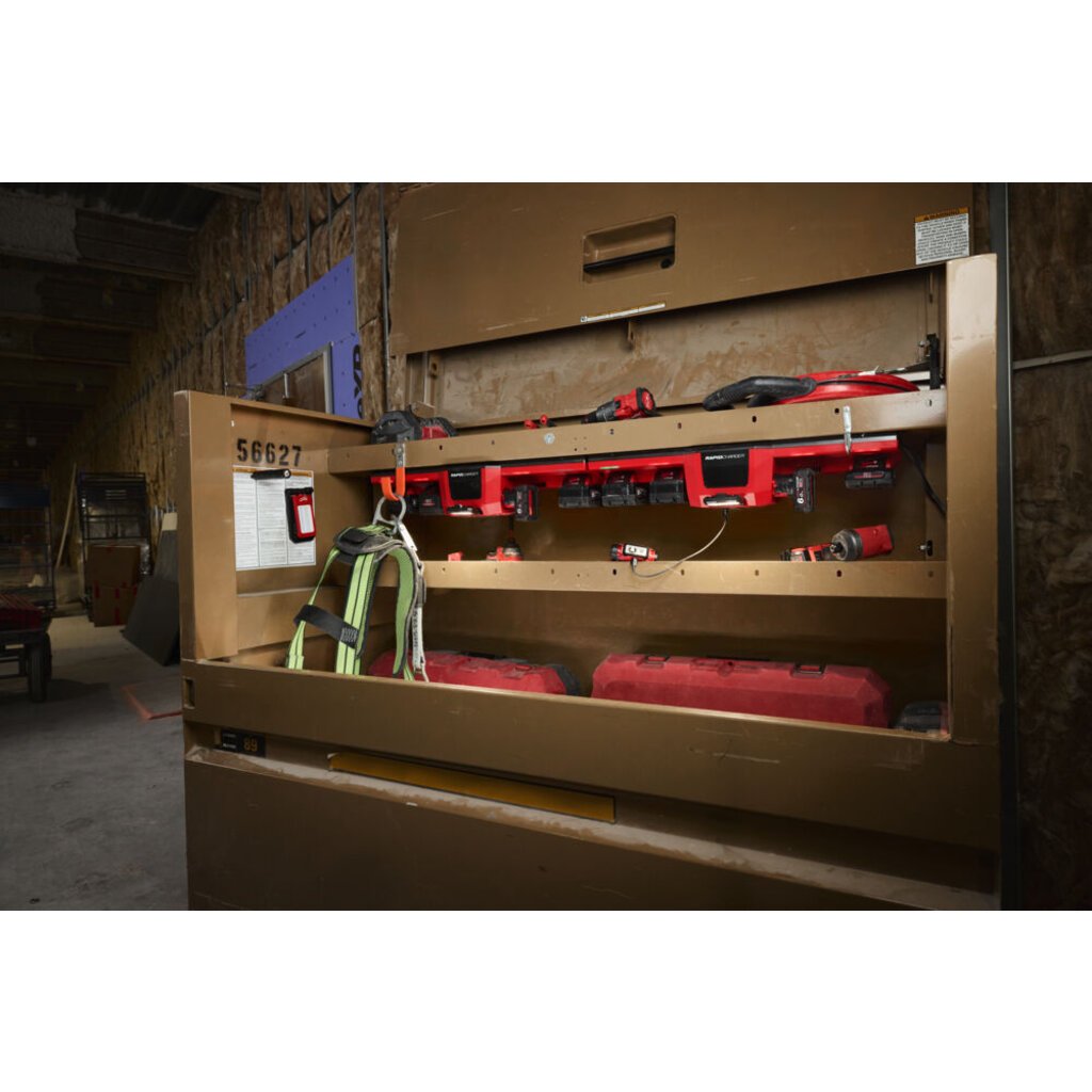 MILWAUKEE M12-18 GBC4 Gangbox lader