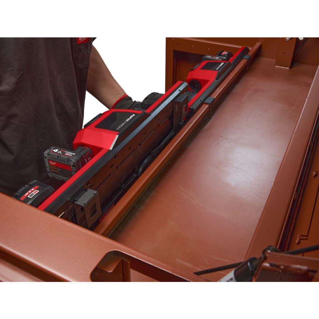 MILWAUKEE M12-18 GBC4 Gangbox lader