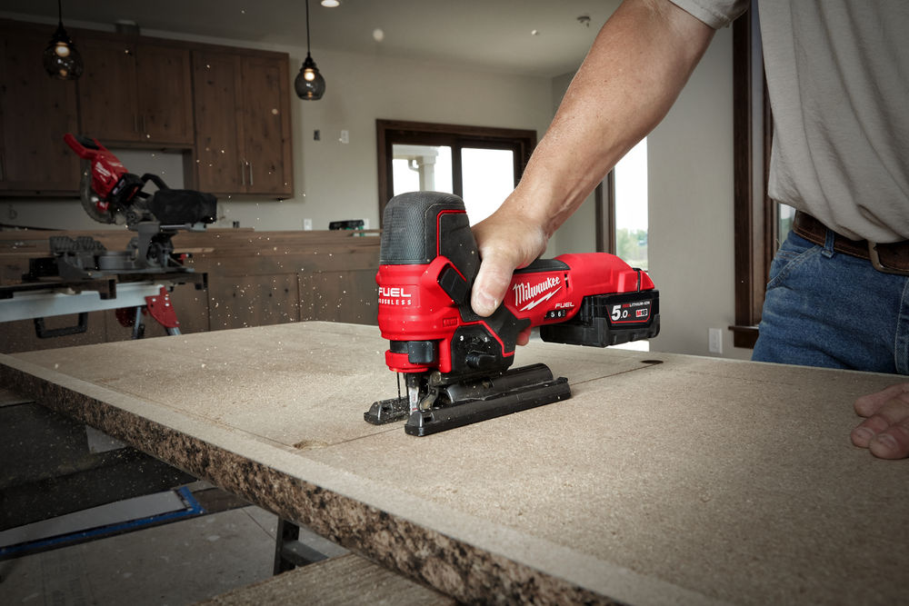 MILWAUKEE M18 FBJS FUEL decoupeerzaagmachine