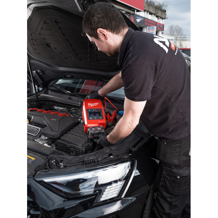 MILWAUKEE M18 JS2000 Jump Starter 2000 A