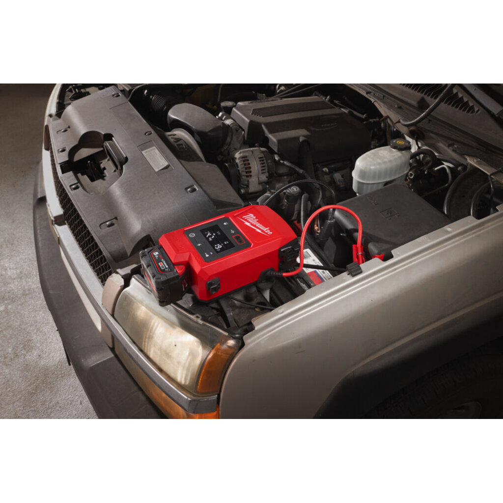 MILWAUKEE M18 Jump Starter 2000 A