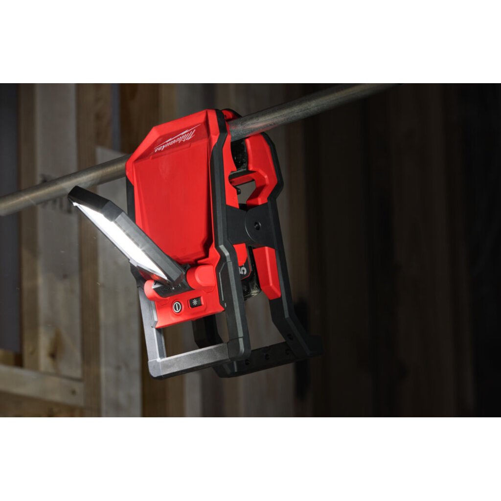MILWAUKEE M18 PAL2 Pivoting Area Light