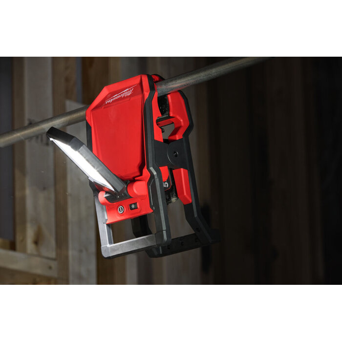 MILWAUKEE M18 PAL2 Pivoting Area Light