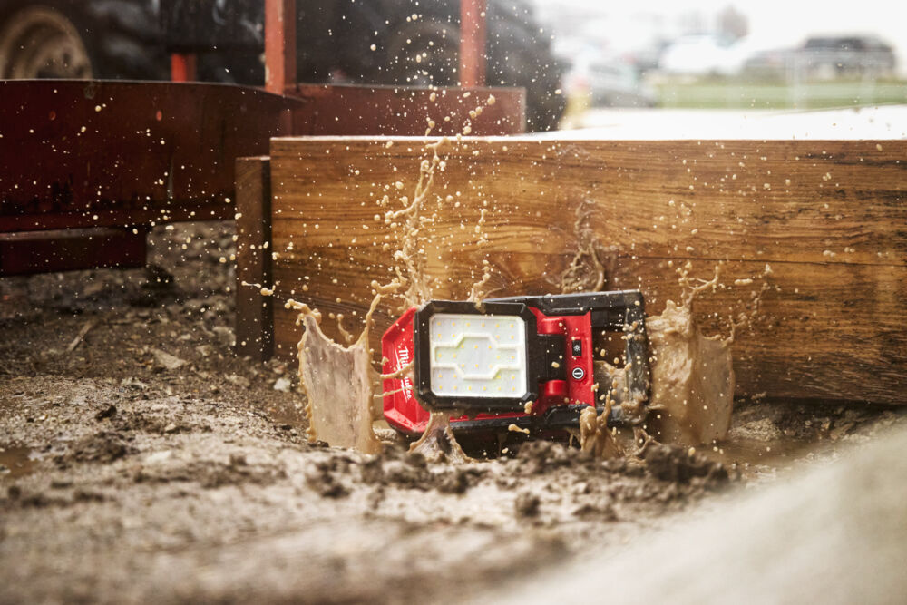 MILWAUKEE M18 PAL2 Pivoting Area Light
