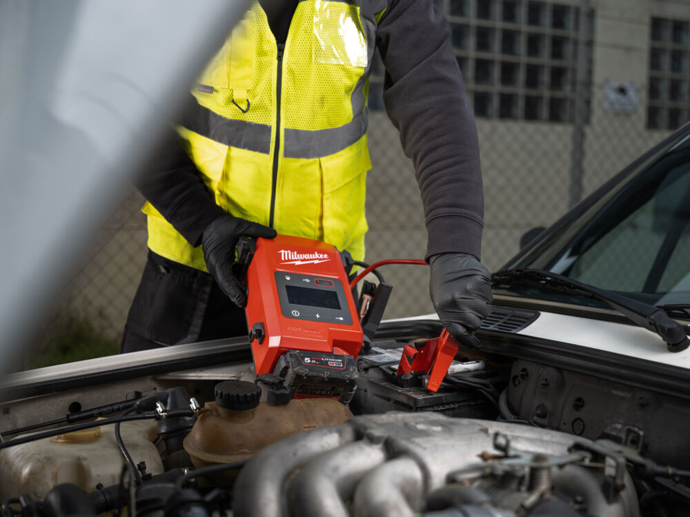 MILWAUKEE M18 JS2000 Jump Starter 2000 A