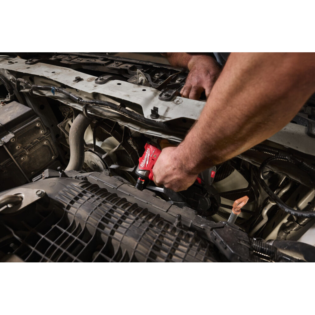 MILWAUKEE M12 FSCIWF38 FUEL Sub-Compacte ⅜'' Impact Wrench met frictiering