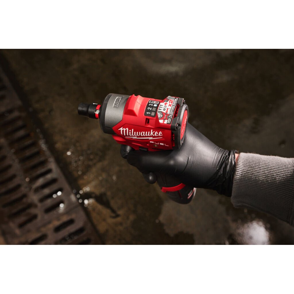 MILWAUKEE M12 FSCIWF38 FUEL Sub-Compacte ⅜'' Impact Wrench met frictiering