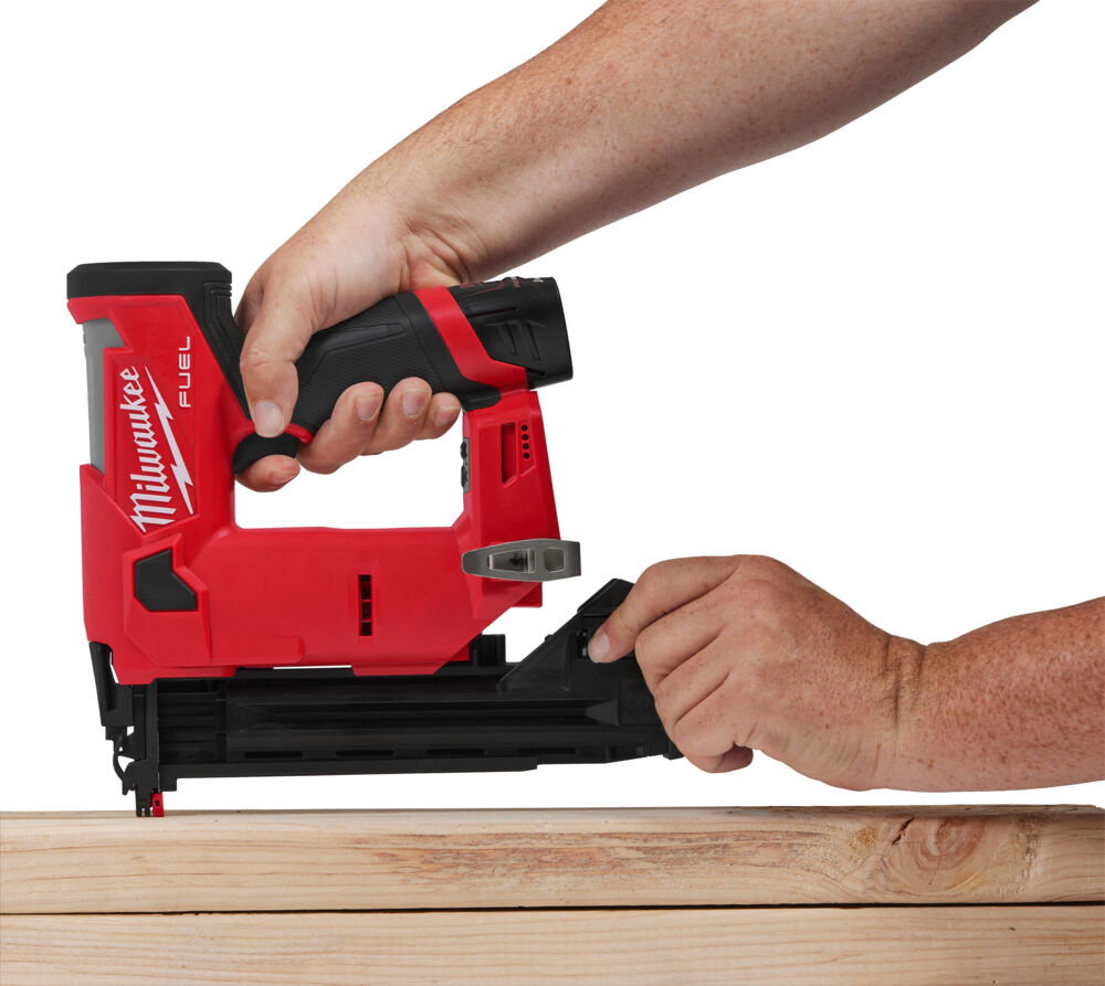 MILWAUKEE M12 FCN18GS FUEL Compacte 18 GA rechte tacker
