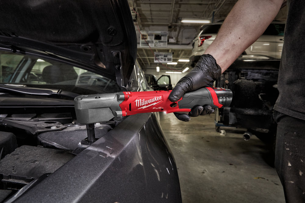 MILWAUKEE M12 FRAIWF haakse slagmoersleutel met frictiering