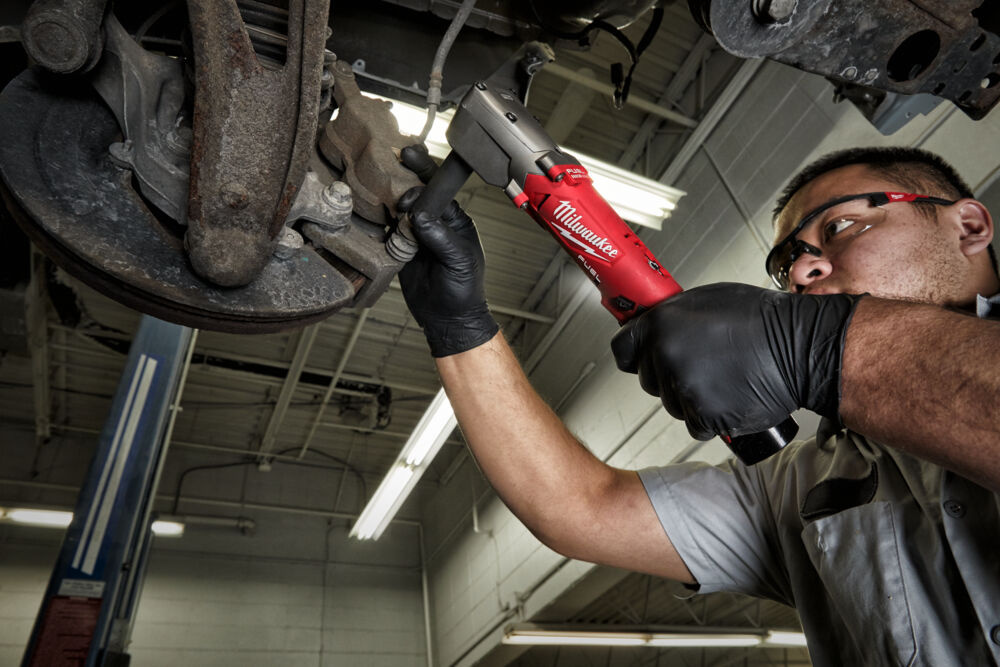 MILWAUKEE M12 FRAIWF haakse slagmoersleutel met frictiering