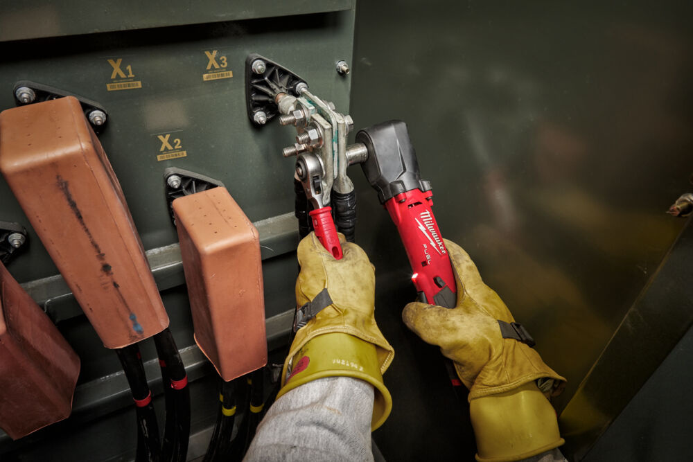 MILWAUKEE M12 FRAIWF haakse slagmoersleutel met frictiering