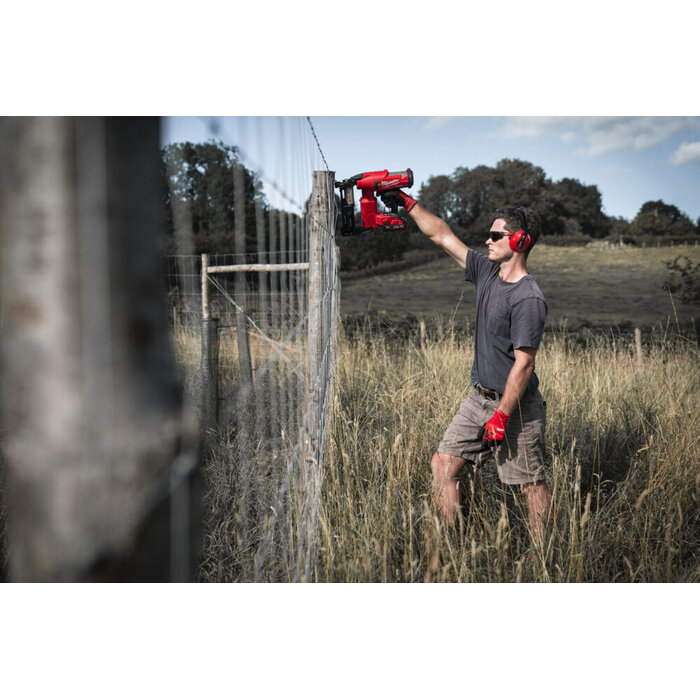 MILWAUKEE M18 FFUS FUEL nietmachine voor afrasteringen