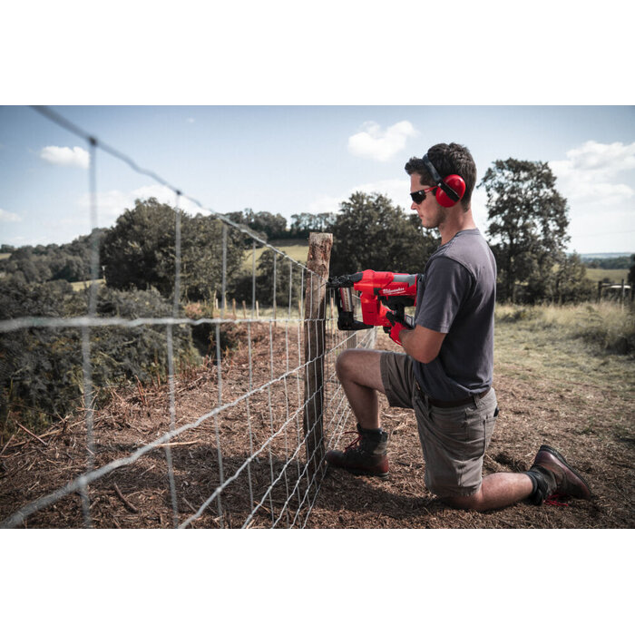 MILWAUKEE M18 FFUS FUEL nietmachine voor afrasteringen