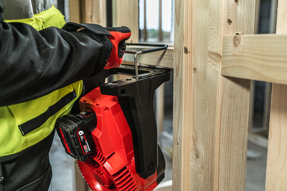 MILWAUKEE M12 AF ventilator